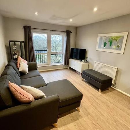 Immaculate 2 Bed Flat With Free Parking! Apartamento Watford  Exterior foto